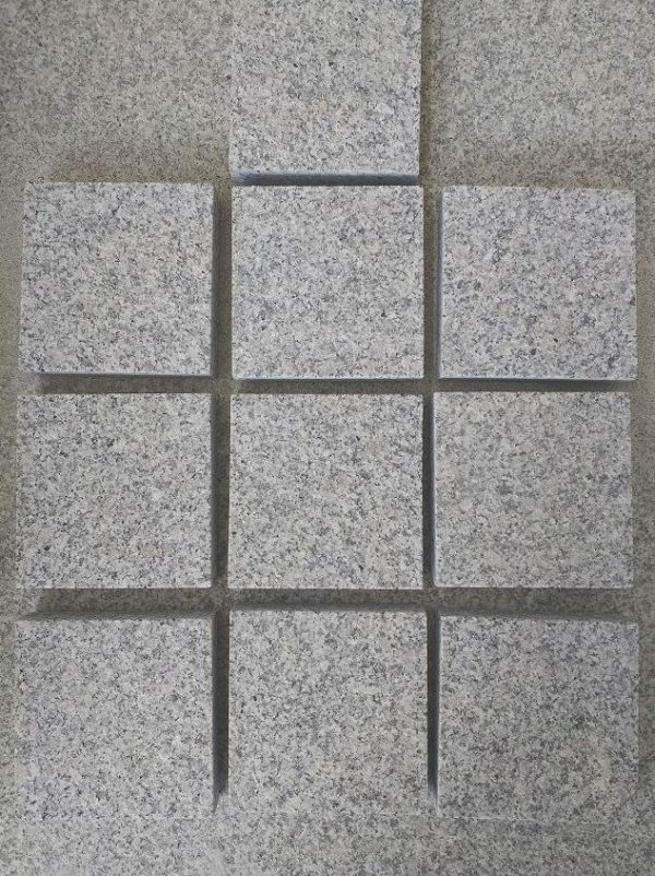 Flamed Cobble Stone Silver Grey Granite Cambodia Stone Tiles