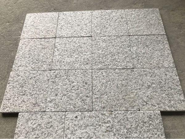 Flamed Square Silver Grey Granite Tiles Light Gray Cambodia Stone for Sale