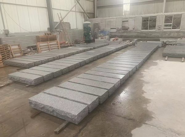 Customized Size Natural Split Silver Grey Granite G603 Granite White Grey Stair Step Stone